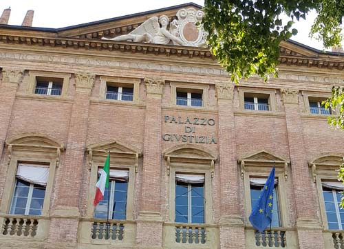 Foto del Palazzo di Giustizia di Bologna